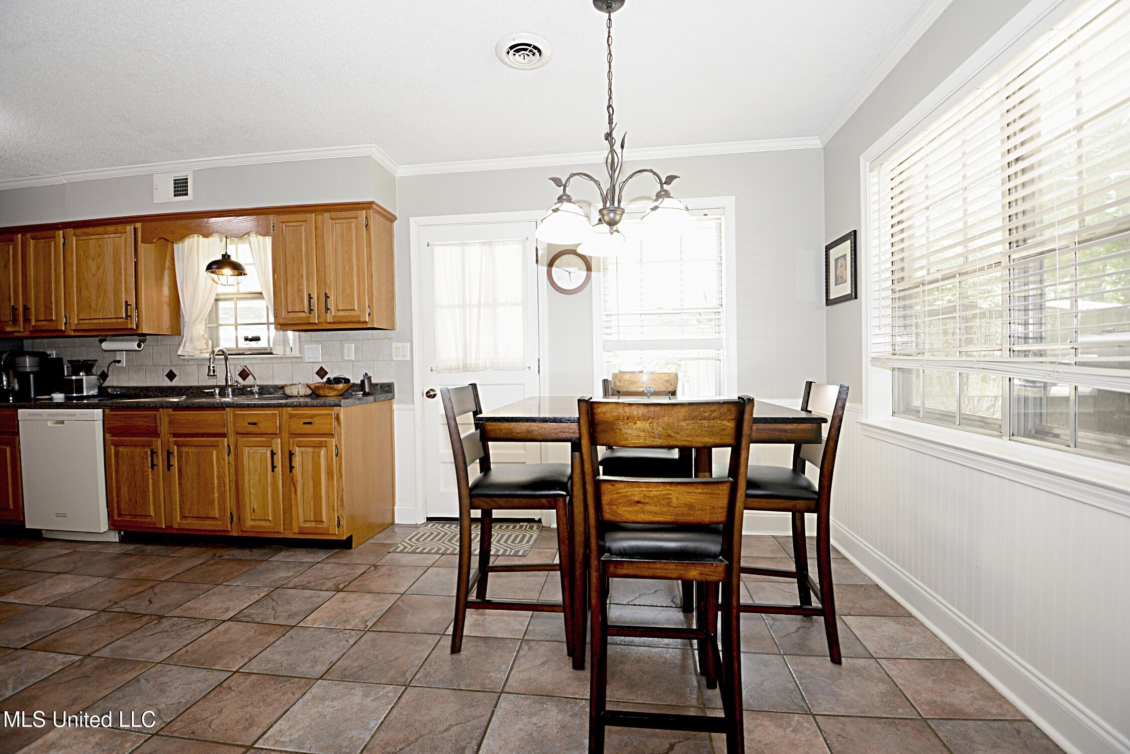 8256 E Farmington Drive, Southaven, Mississippi image 14