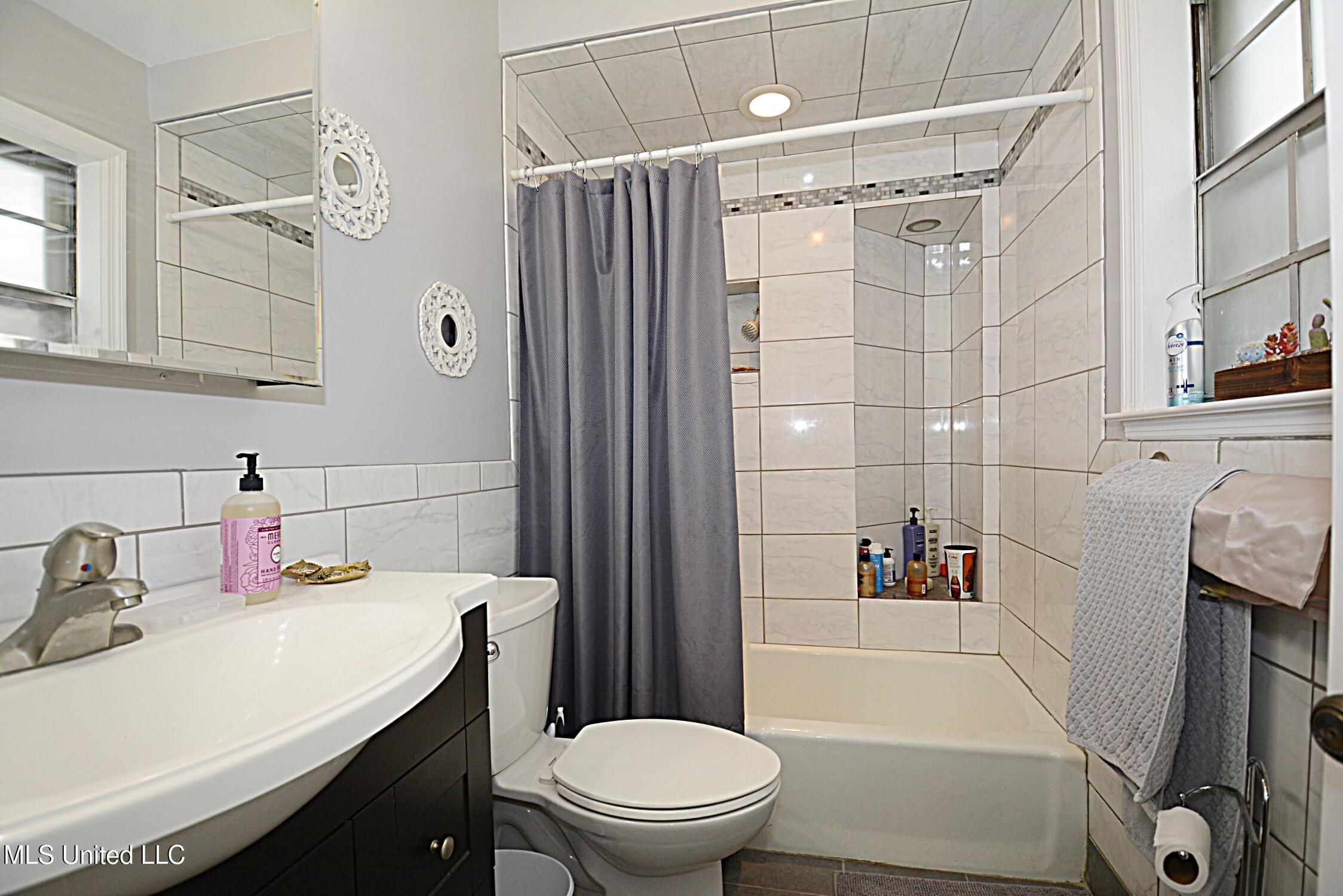 8256 E Farmington Drive, Southaven, Mississippi image 17