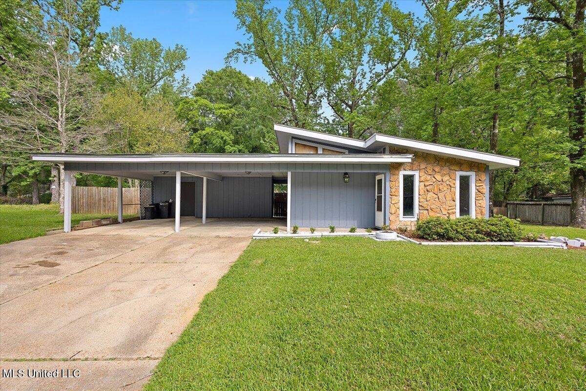 3136 Meadow Forest Drive, Jackson, Mississippi image 1