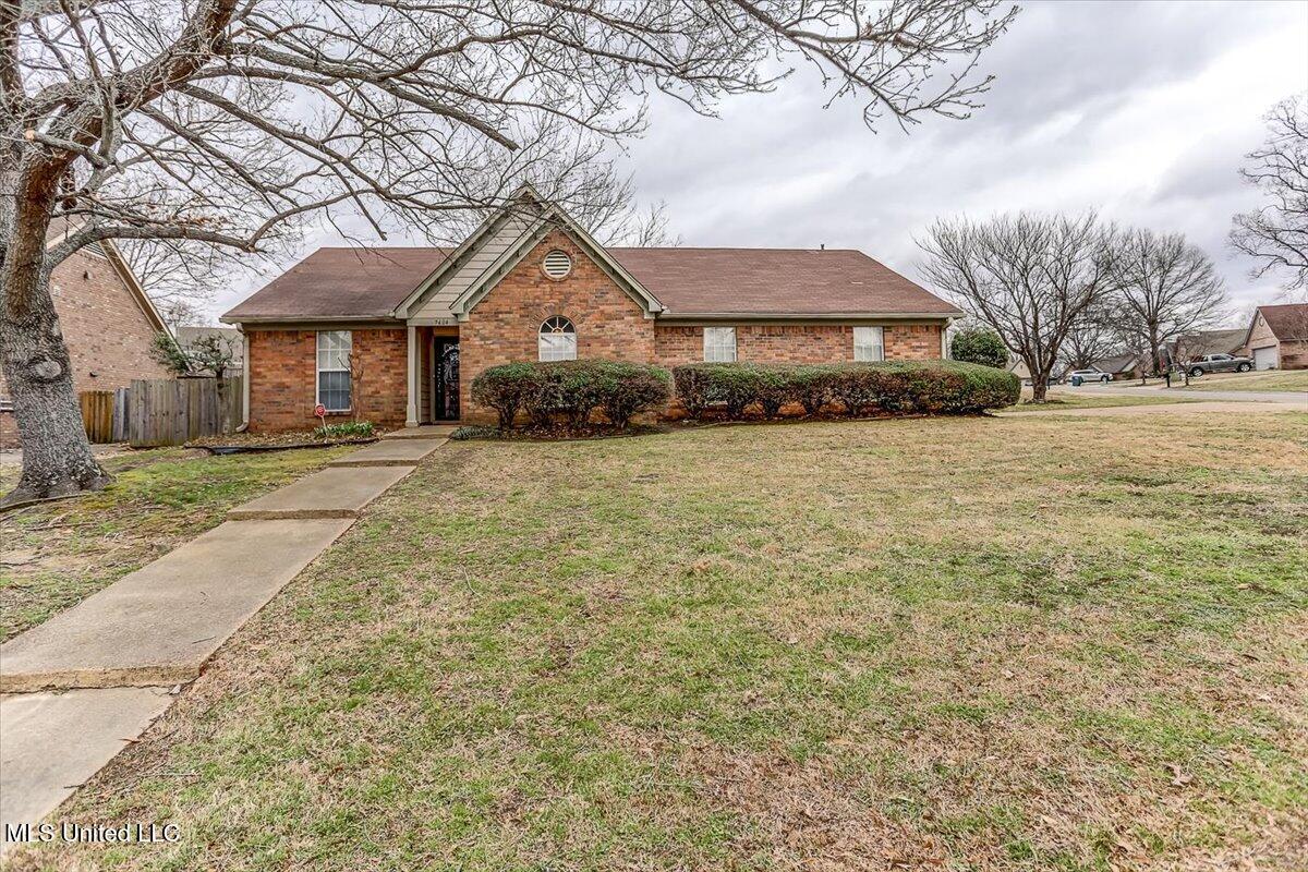 7404 Fox Hollow Lane, Southaven, Mississippi image 1