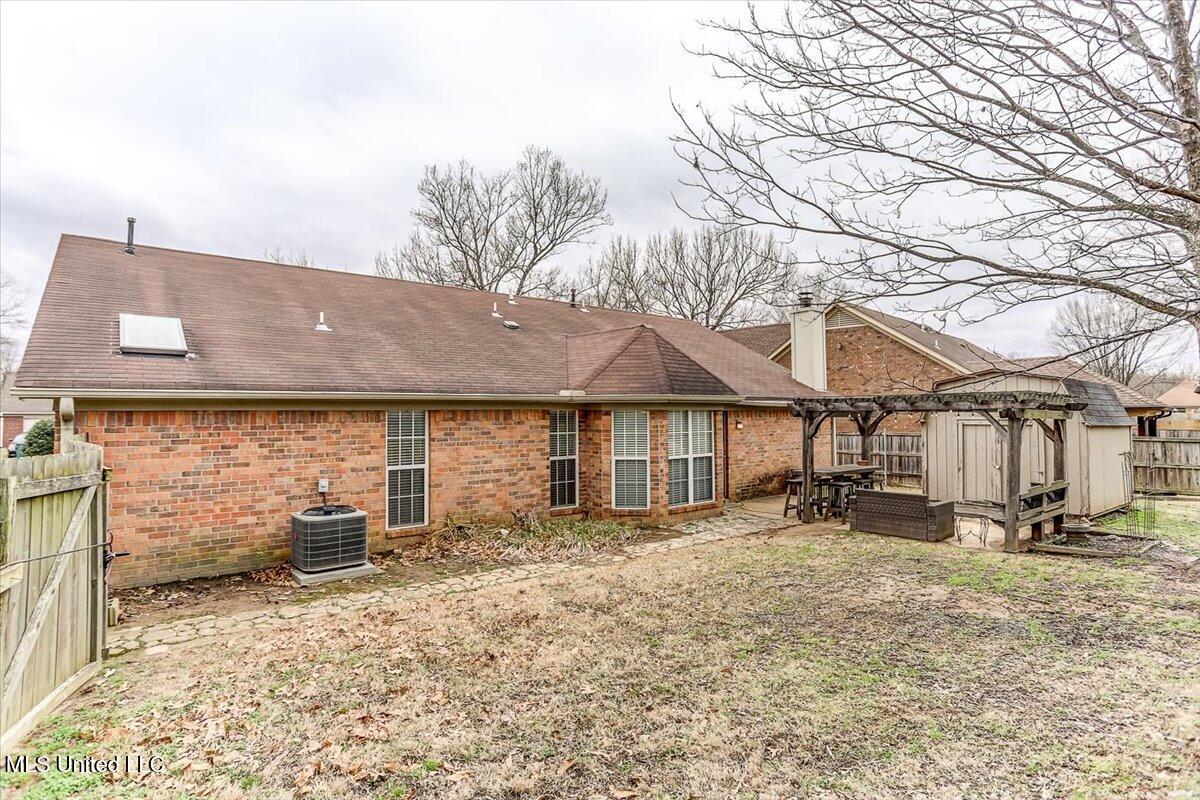 7404 Fox Hollow Lane, Southaven, Mississippi image 36