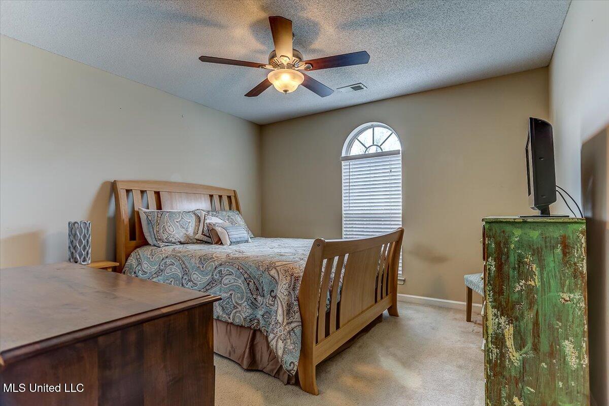 7404 Fox Hollow Lane, Southaven, Mississippi image 27