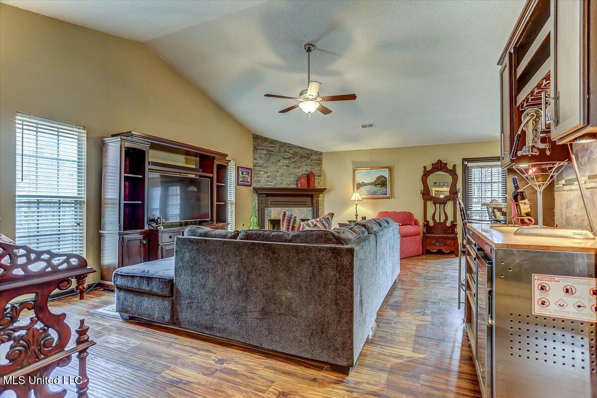 7404 Fox Hollow Lane, Southaven, Mississippi image 13