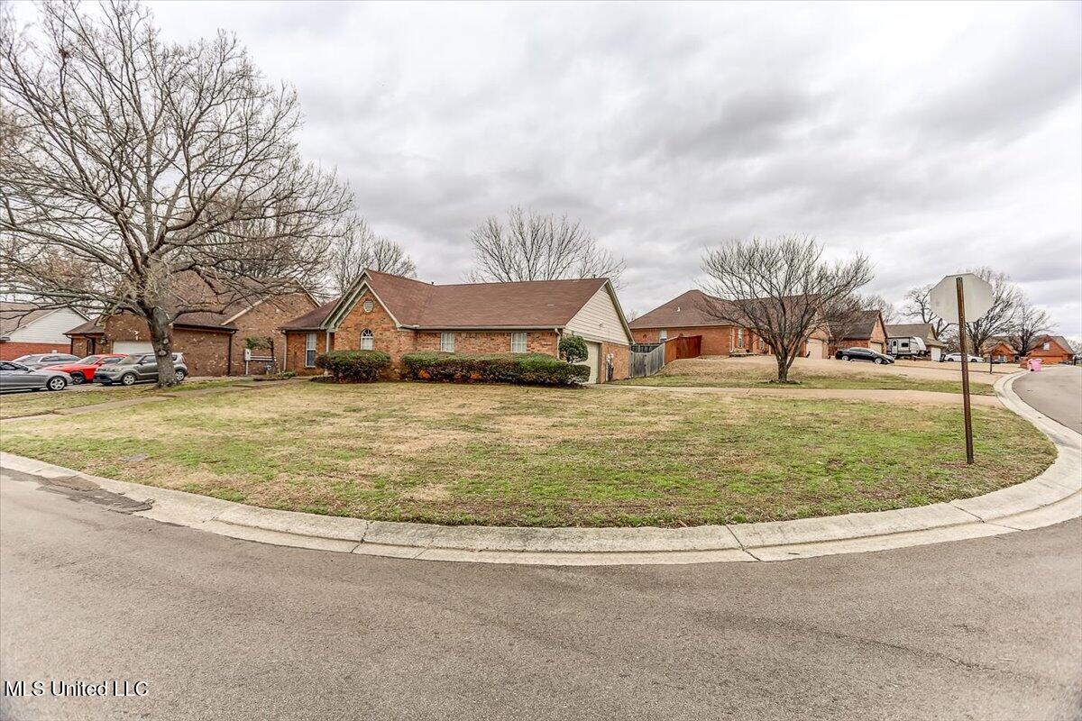7404 Fox Hollow Lane, Southaven, Mississippi image 4