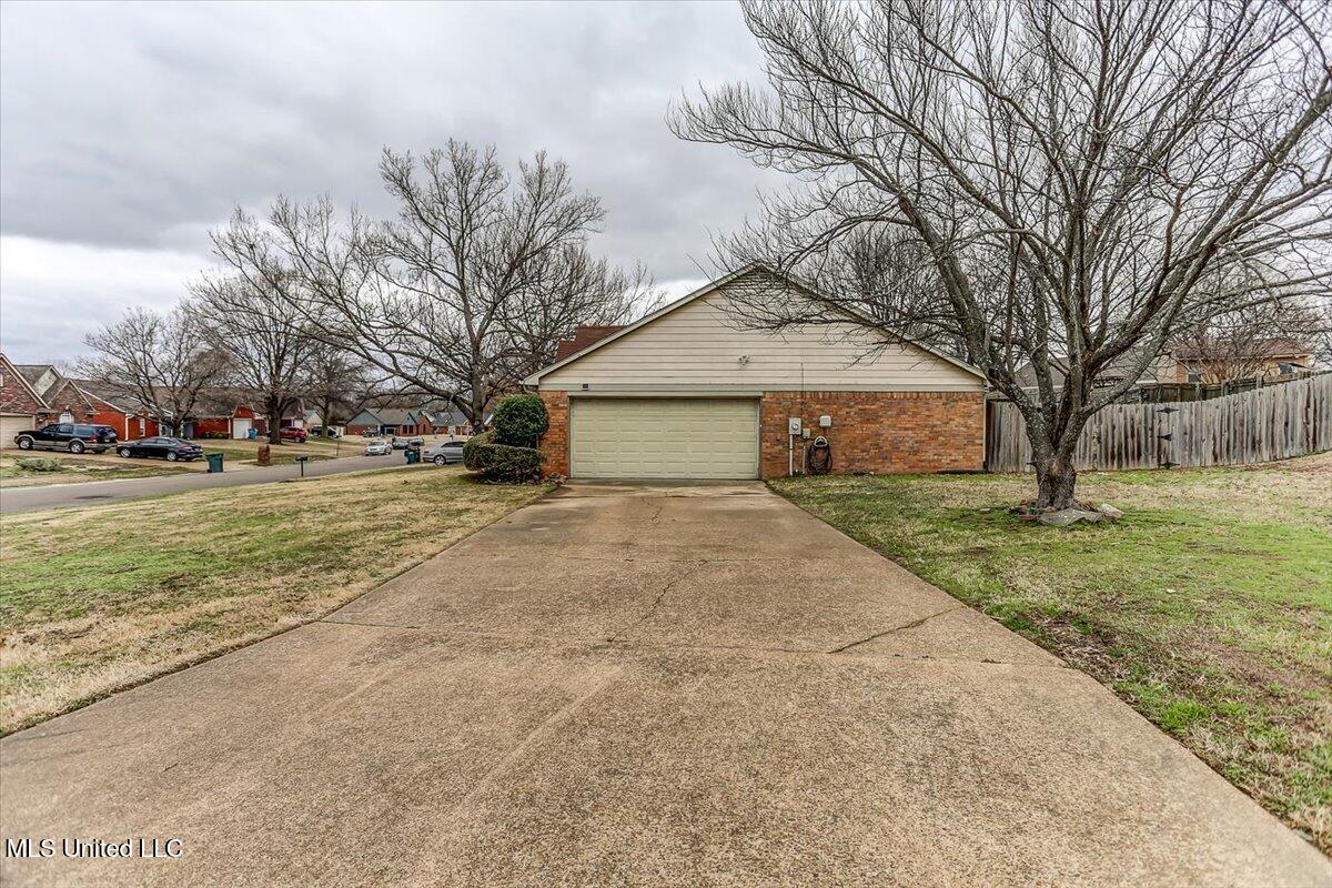 7404 Fox Hollow Lane, Southaven, Mississippi image 3