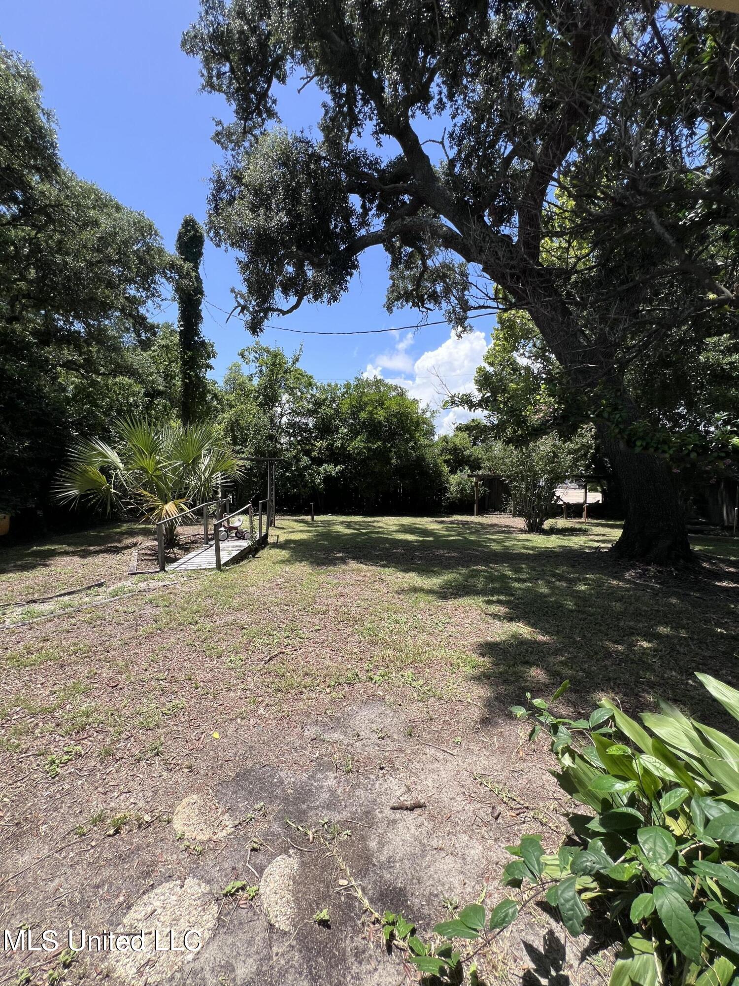 128 Woodbine Drive, Gulfport, Mississippi image 15