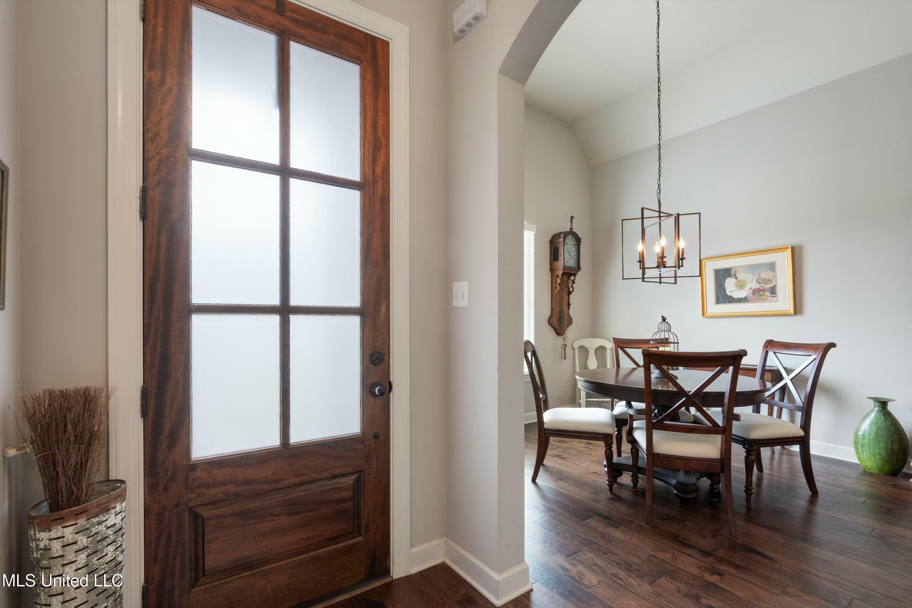 5274 Forest Bend Cove, Southaven, Mississippi image 5