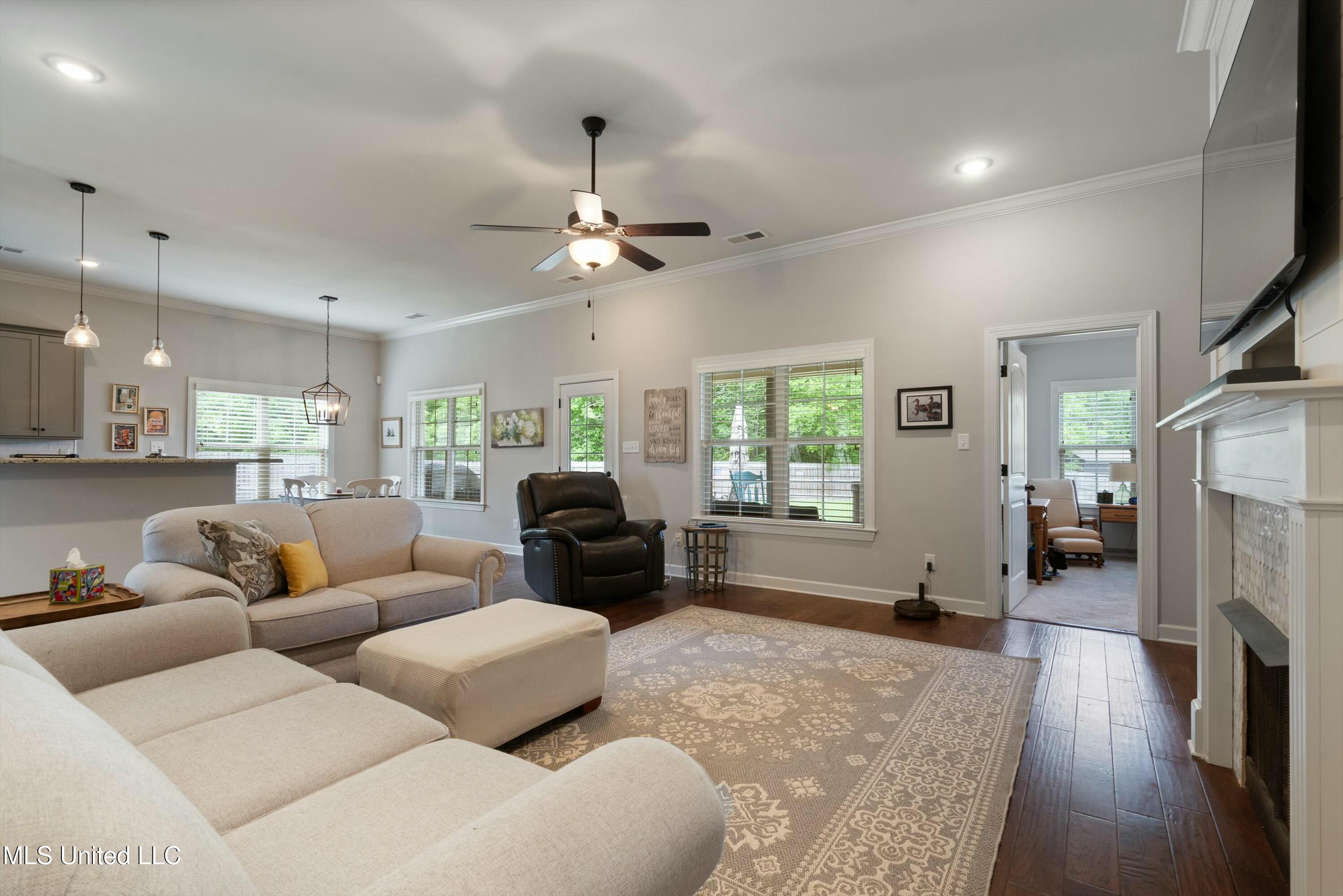 5274 Forest Bend Cove, Southaven, Mississippi image 13