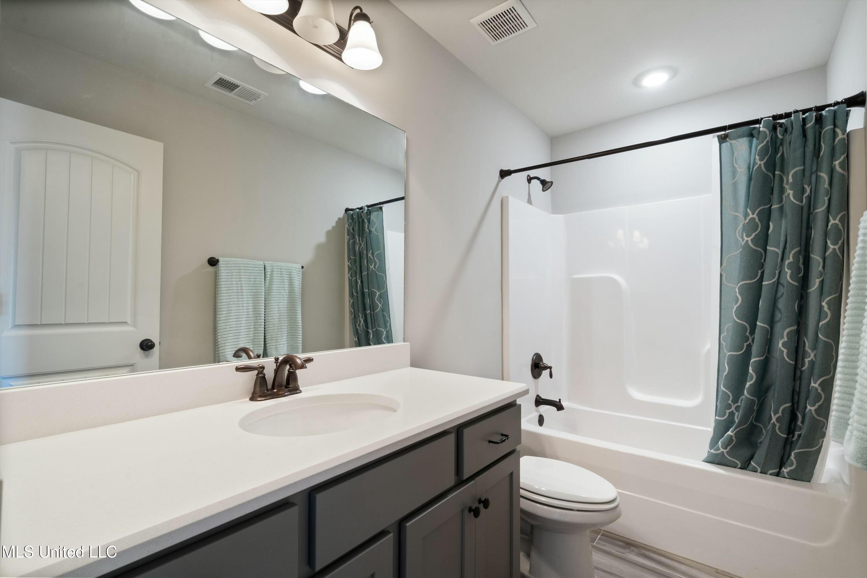 5274 Forest Bend Cove, Southaven, Mississippi image 26