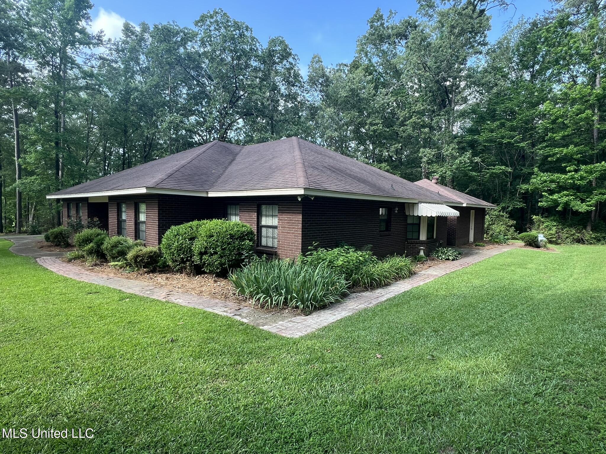 1462 Bridgers Drive, Raymond, Mississippi image 4