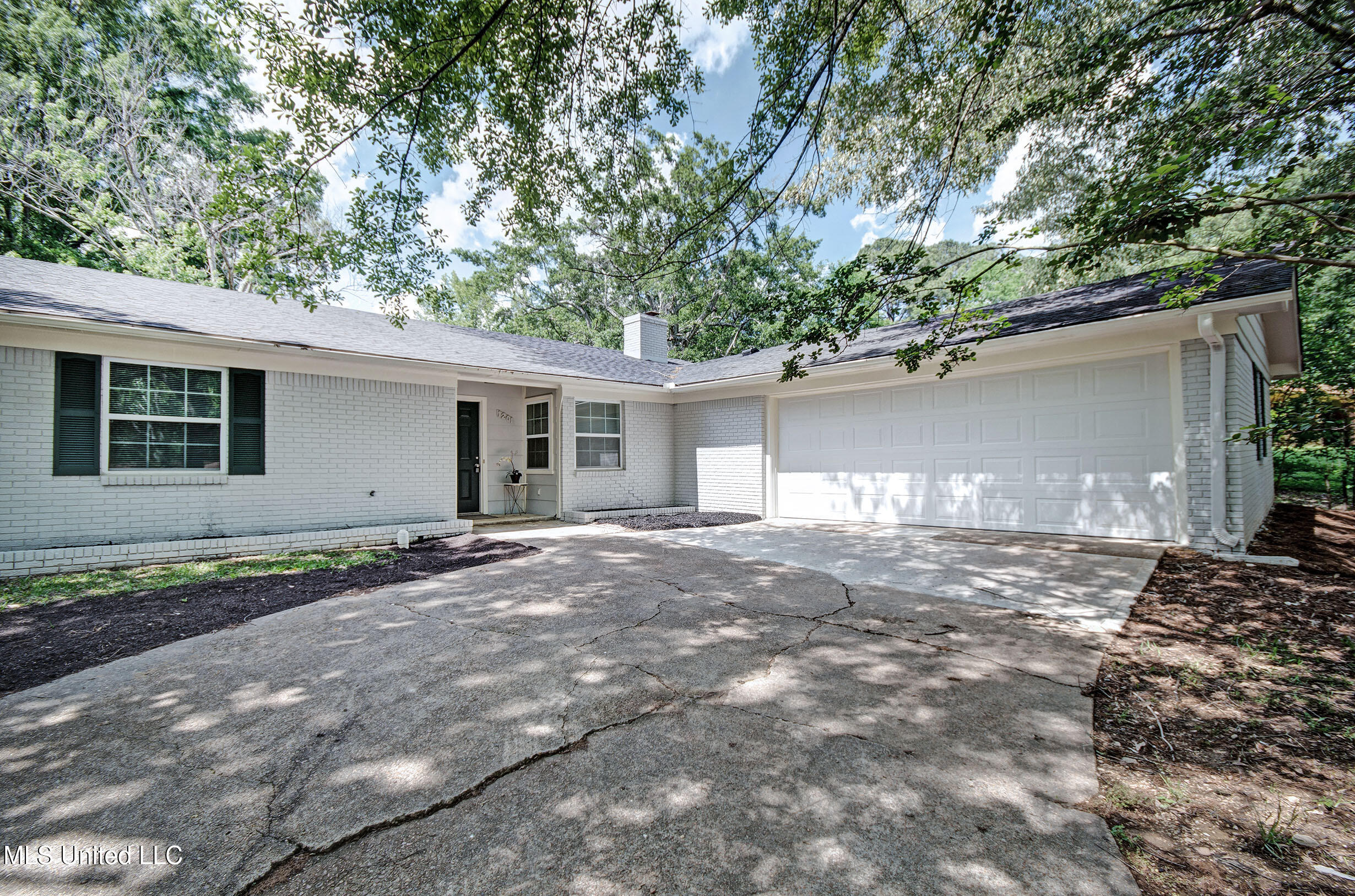 1201 Manchester Drive, Clinton, Mississippi image 3