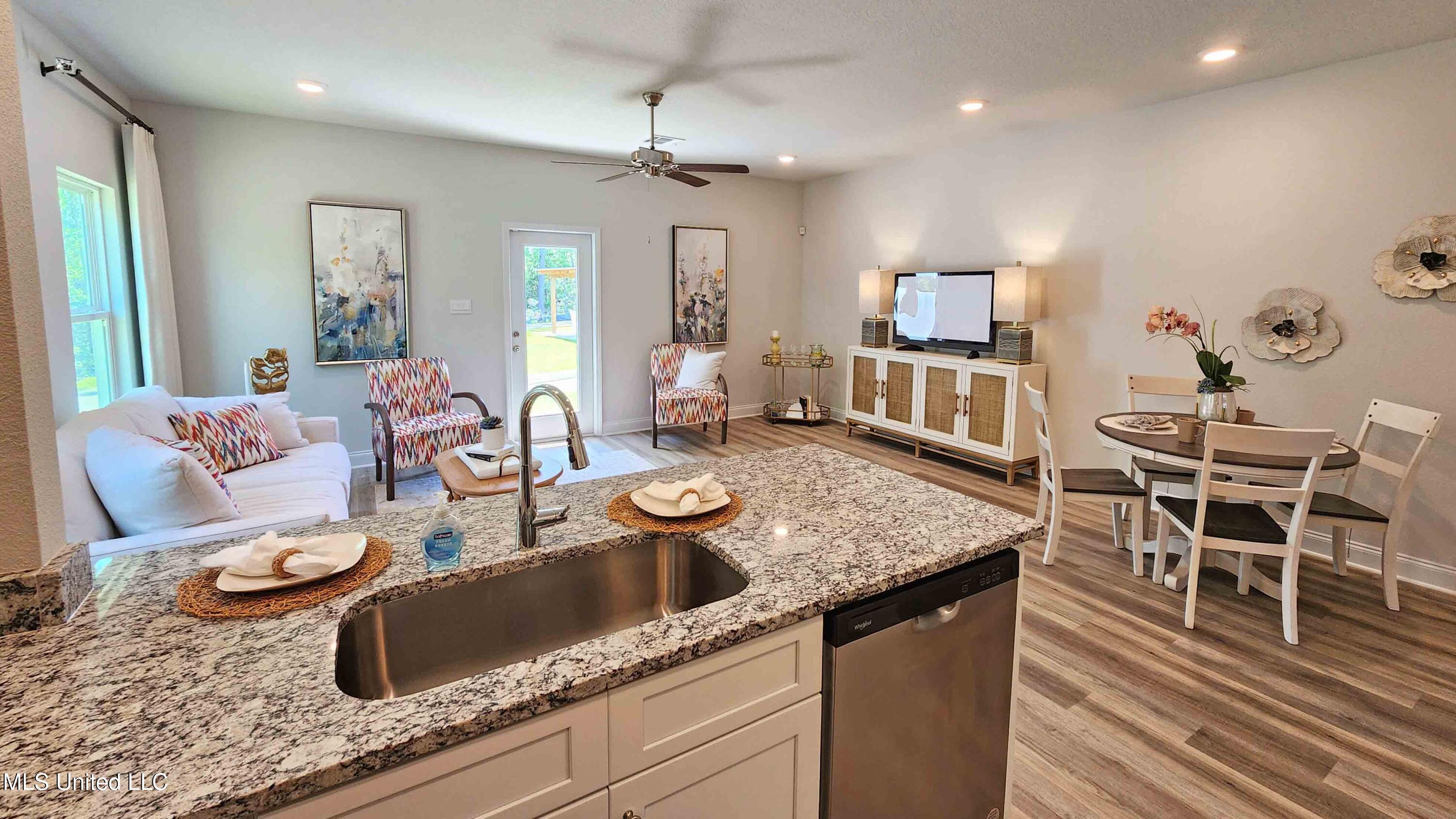 7860 Reagan Court, Ocean Springs, Mississippi image 8