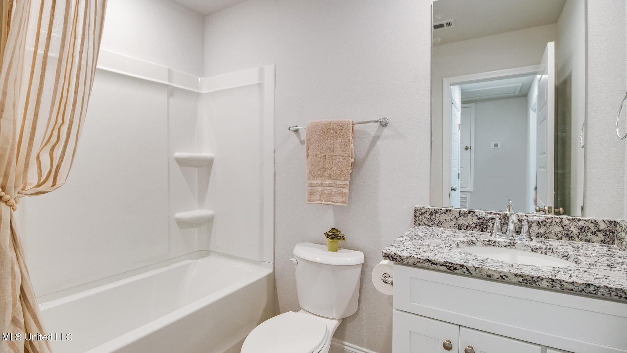 7860 Reagan Court, Ocean Springs, Mississippi image 31