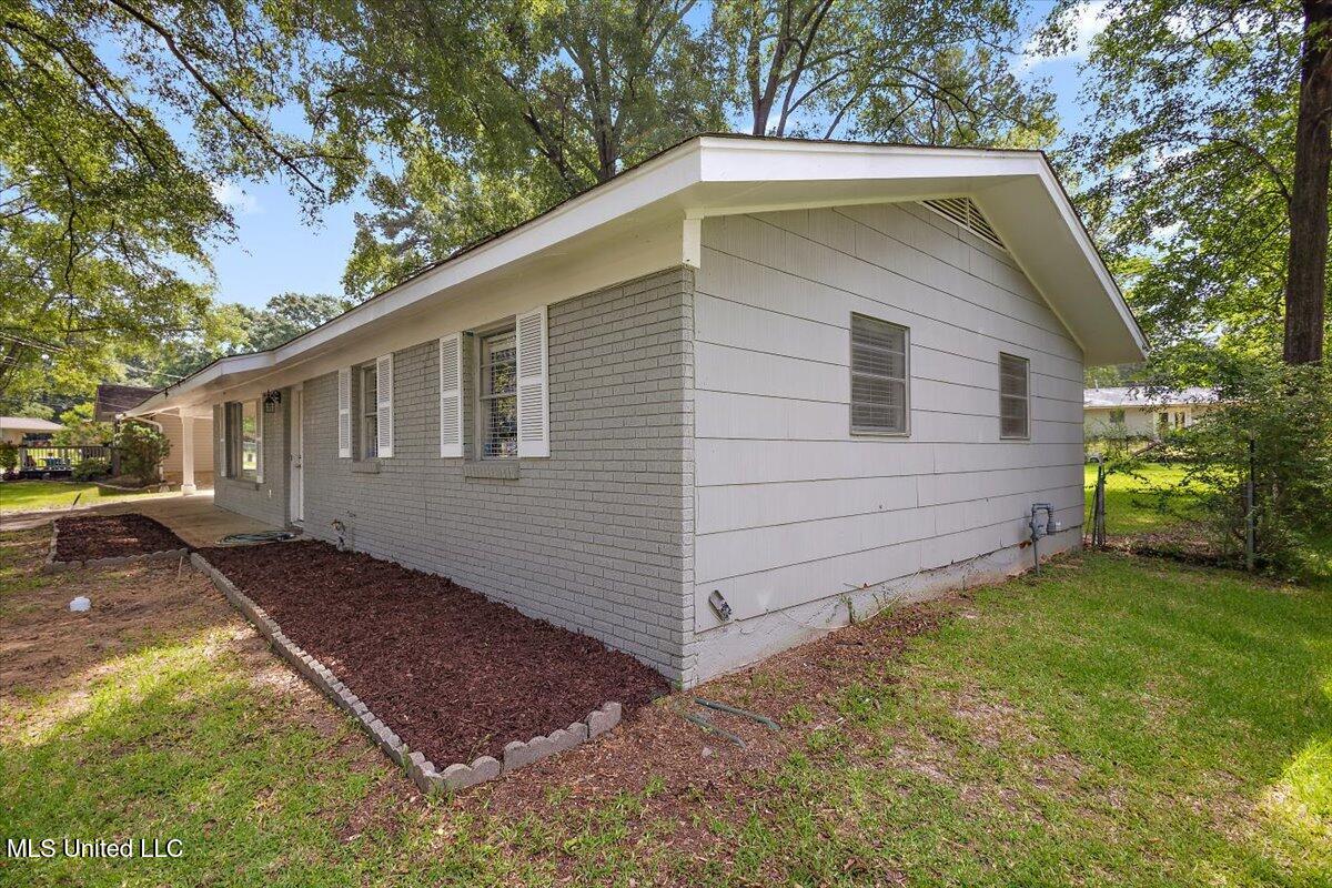 3217 E Lisa Drive, Pearl, Mississippi image 2