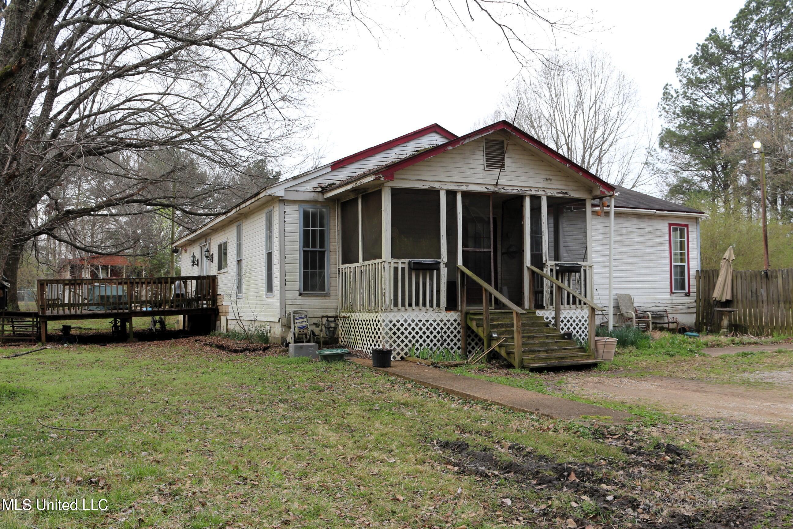 231 Holiday Drive, Byhalia, Mississippi image 2