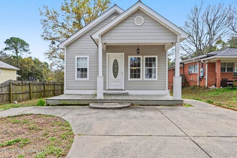 Homes For Sale - 806 Herrick Avenue<br/> Pascagoula, MS 39567