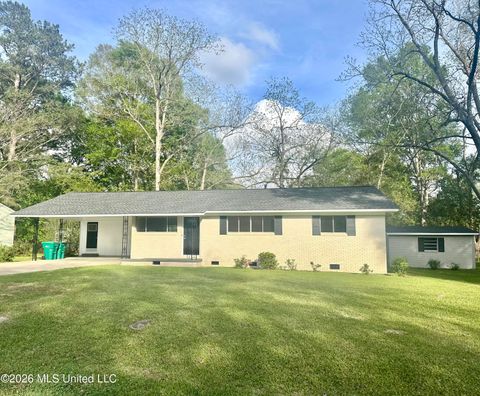 Homes For Sale - 1009 S Jackson Street St<br/> Lincoln County, Brookhaven, MS 39601