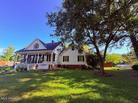 Homes For Sale - 704 Ball<br/> Tylertown, MS 39667