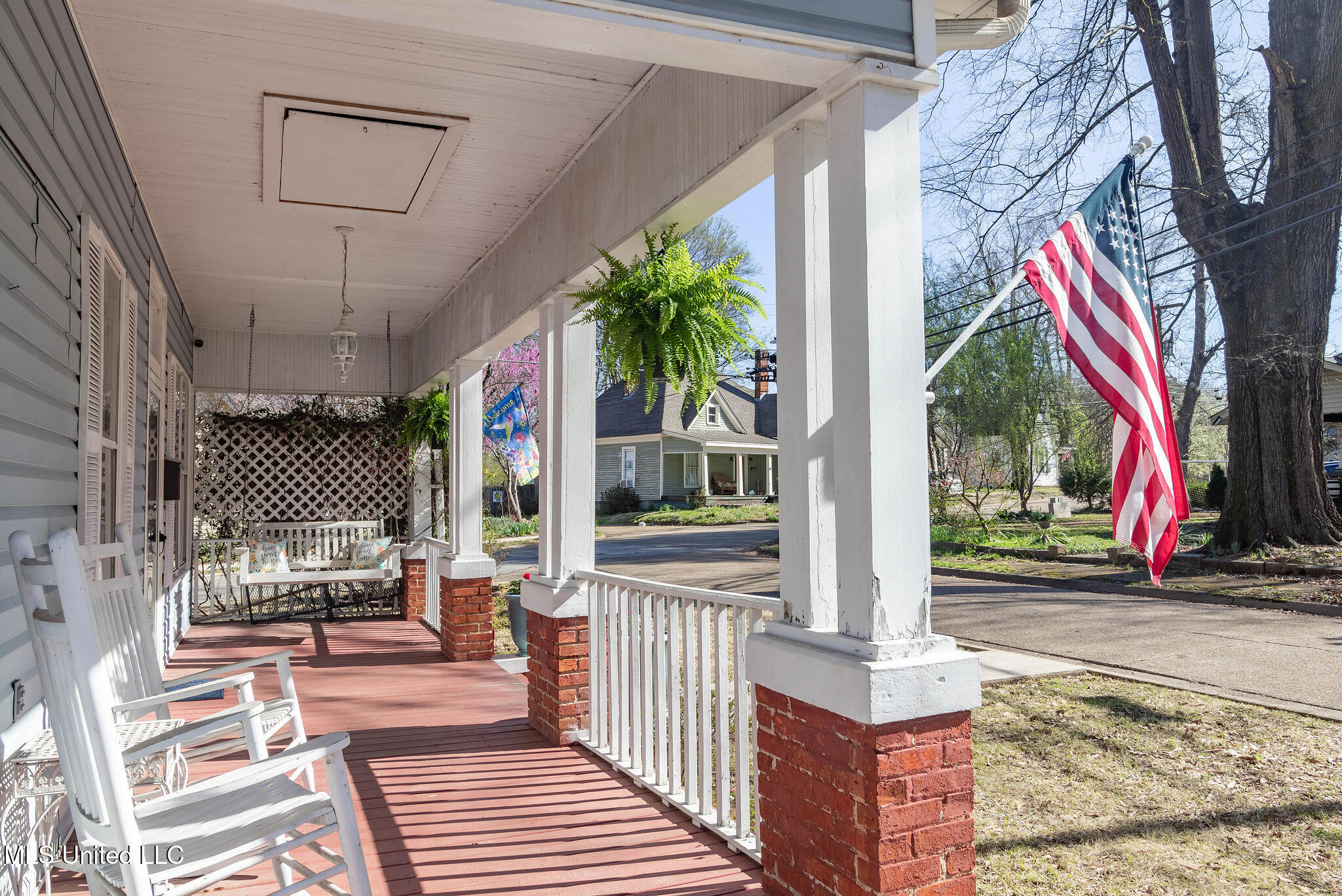 411 Madison Street, New Albany, Mississippi image 2