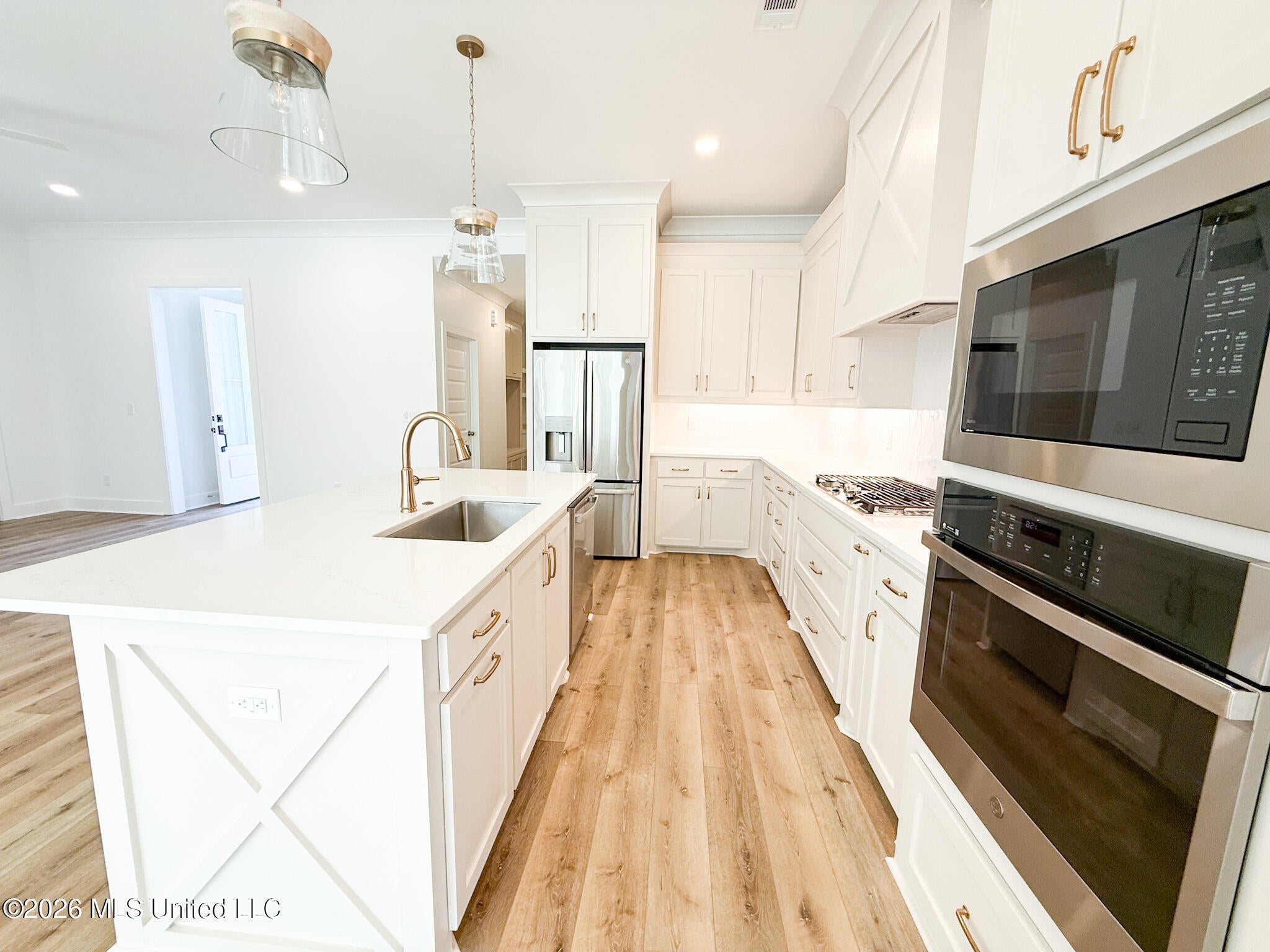 340 Oakville Circle
