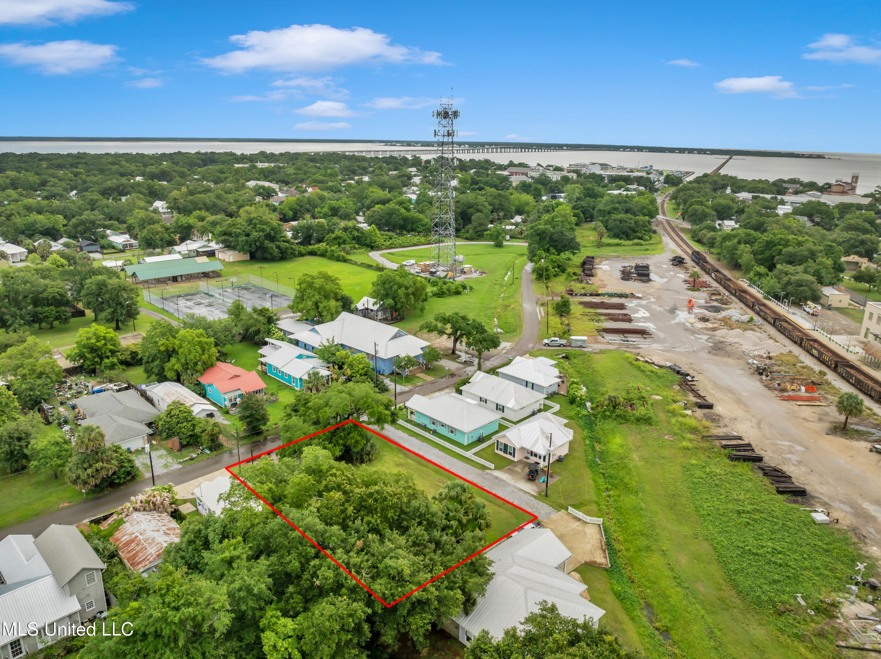 306 Union Street, Bay Saint Louis, Mississippi image 12