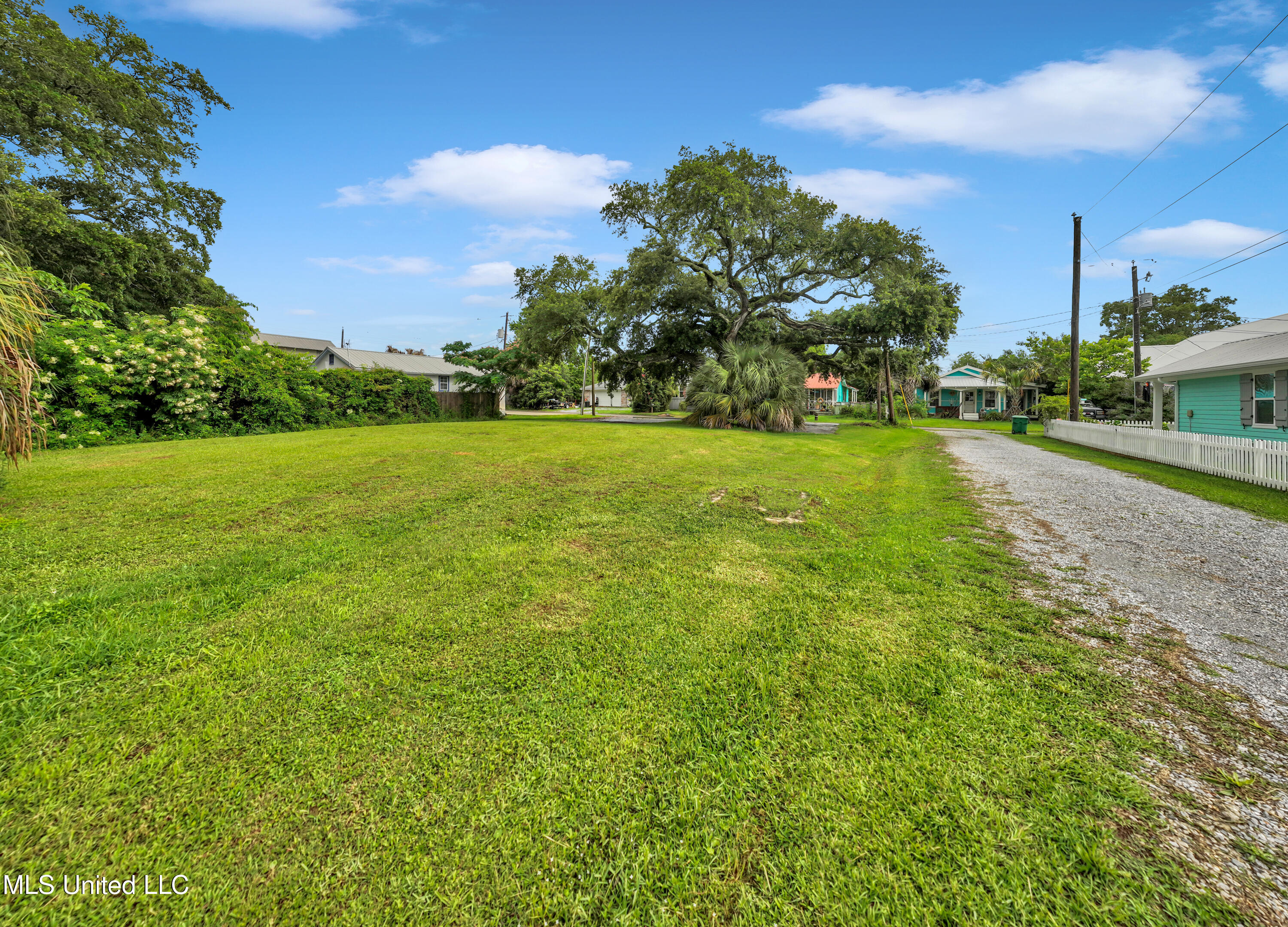 306 Union Street, Bay Saint Louis, Mississippi image 4