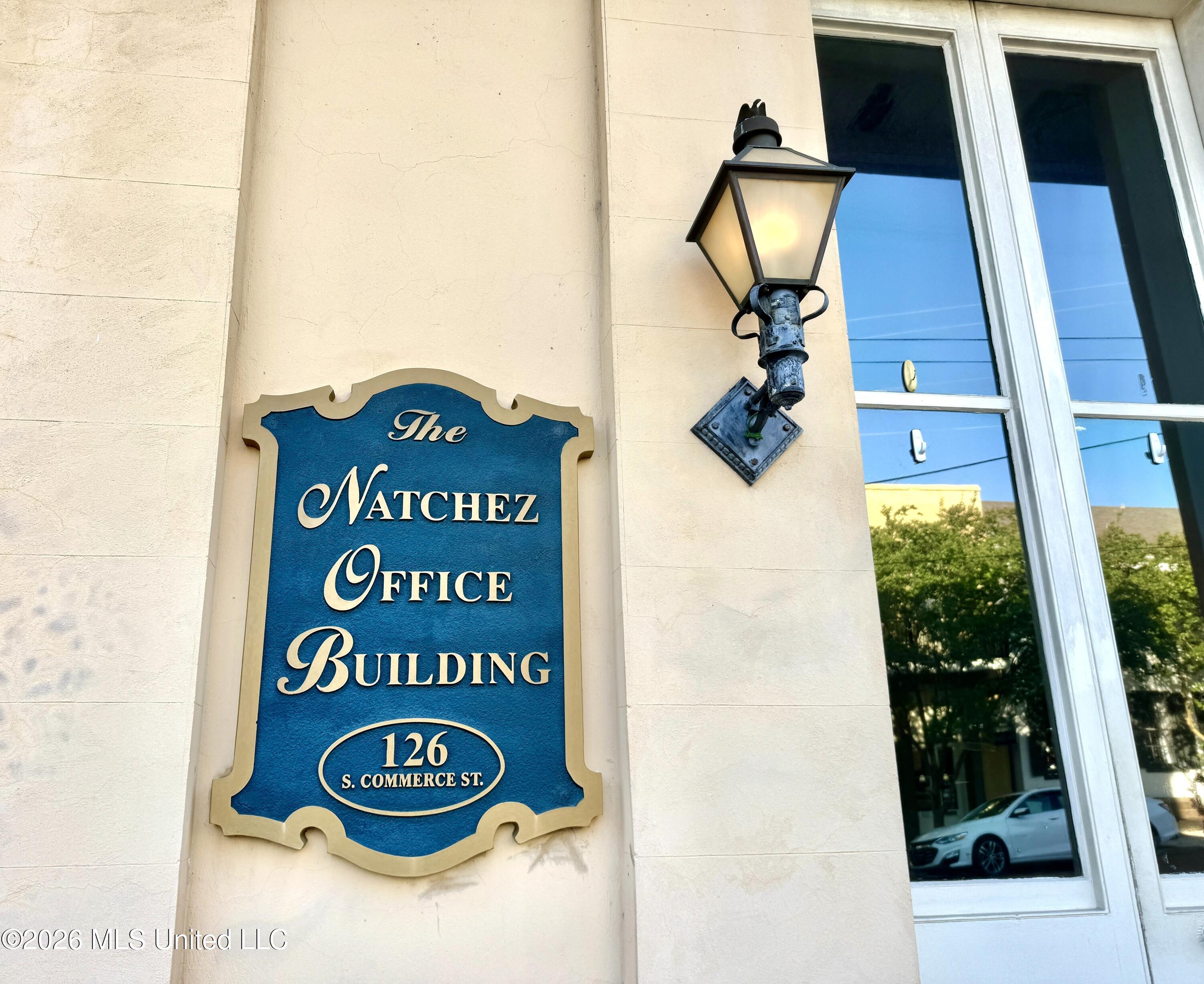 126 S Commerce Street