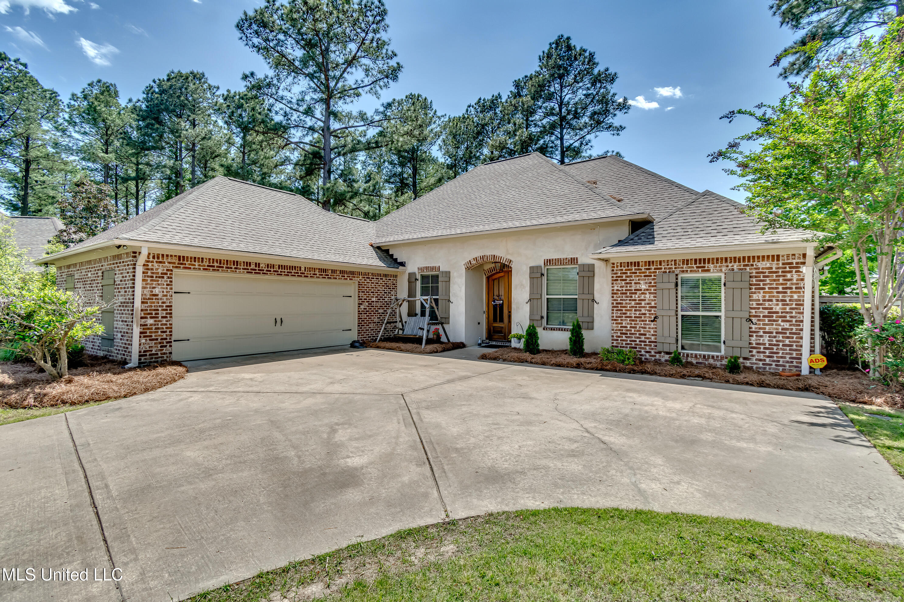 111 Claw Creek Cove, Madison, Mississippi image 2