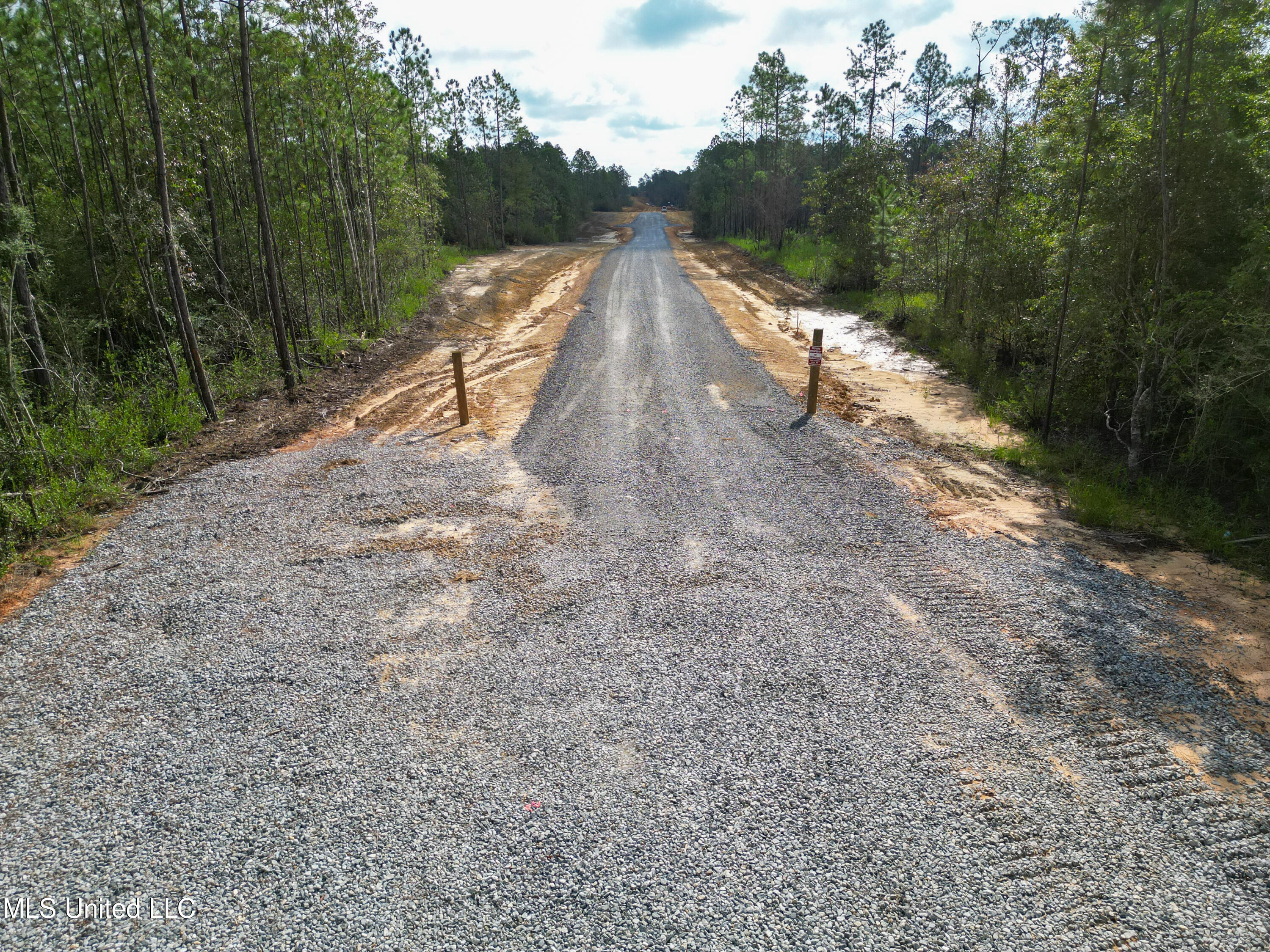 Fenton Dedeaux Rd, Kiln, Mississippi image 1