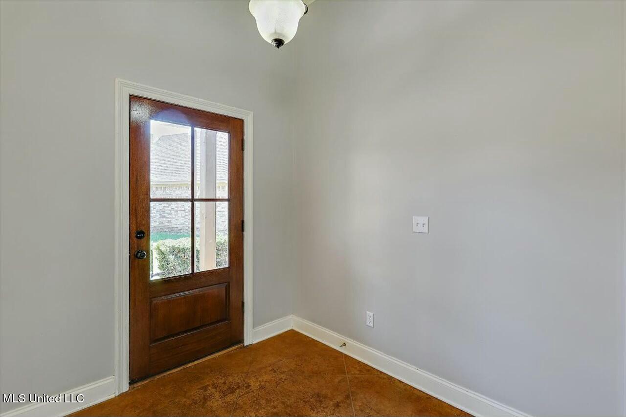 623 Chambord Drive, Brandon, Mississippi image 4