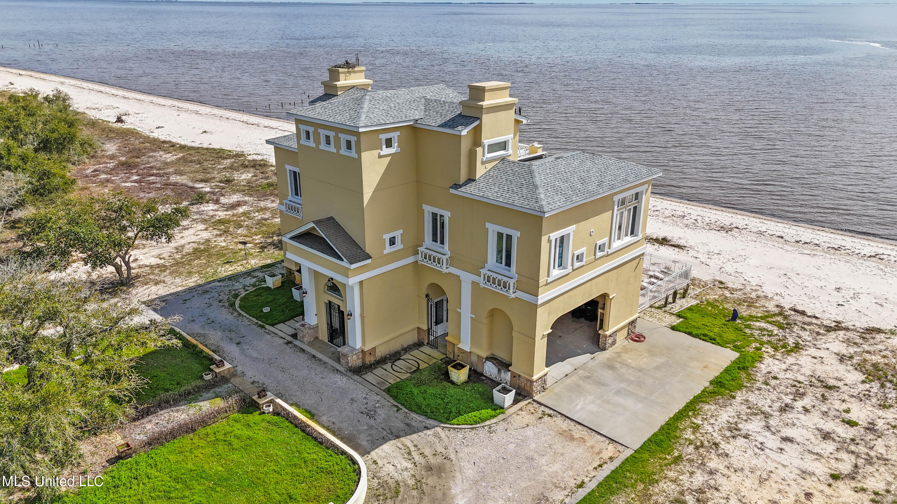 7709 Belle Fontaine Drive, Ocean Springs, Mississippi image 2