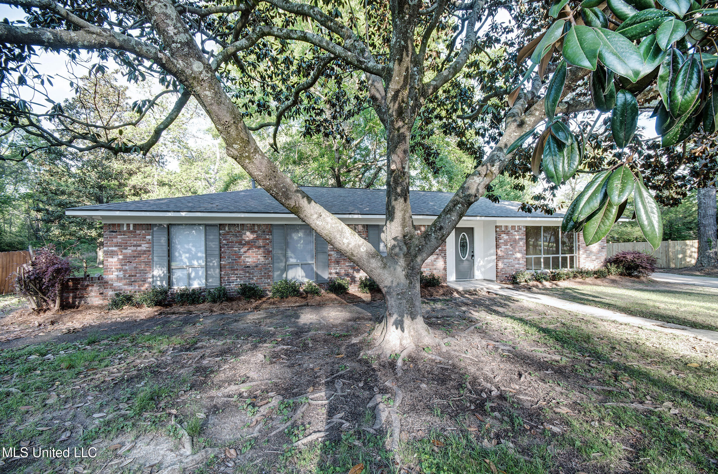 160 Chelsea Court, Jackson, Mississippi image 3