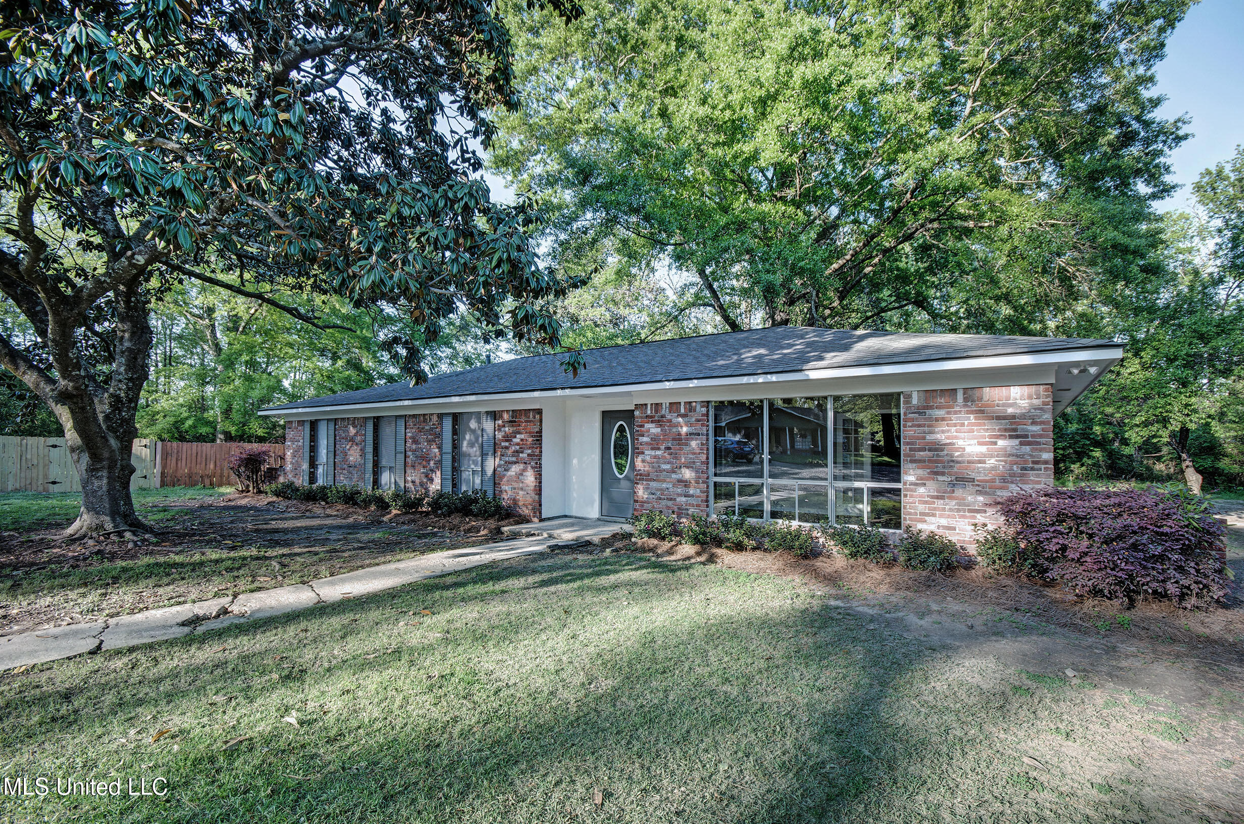 160 Chelsea Court, Jackson, Mississippi image 4