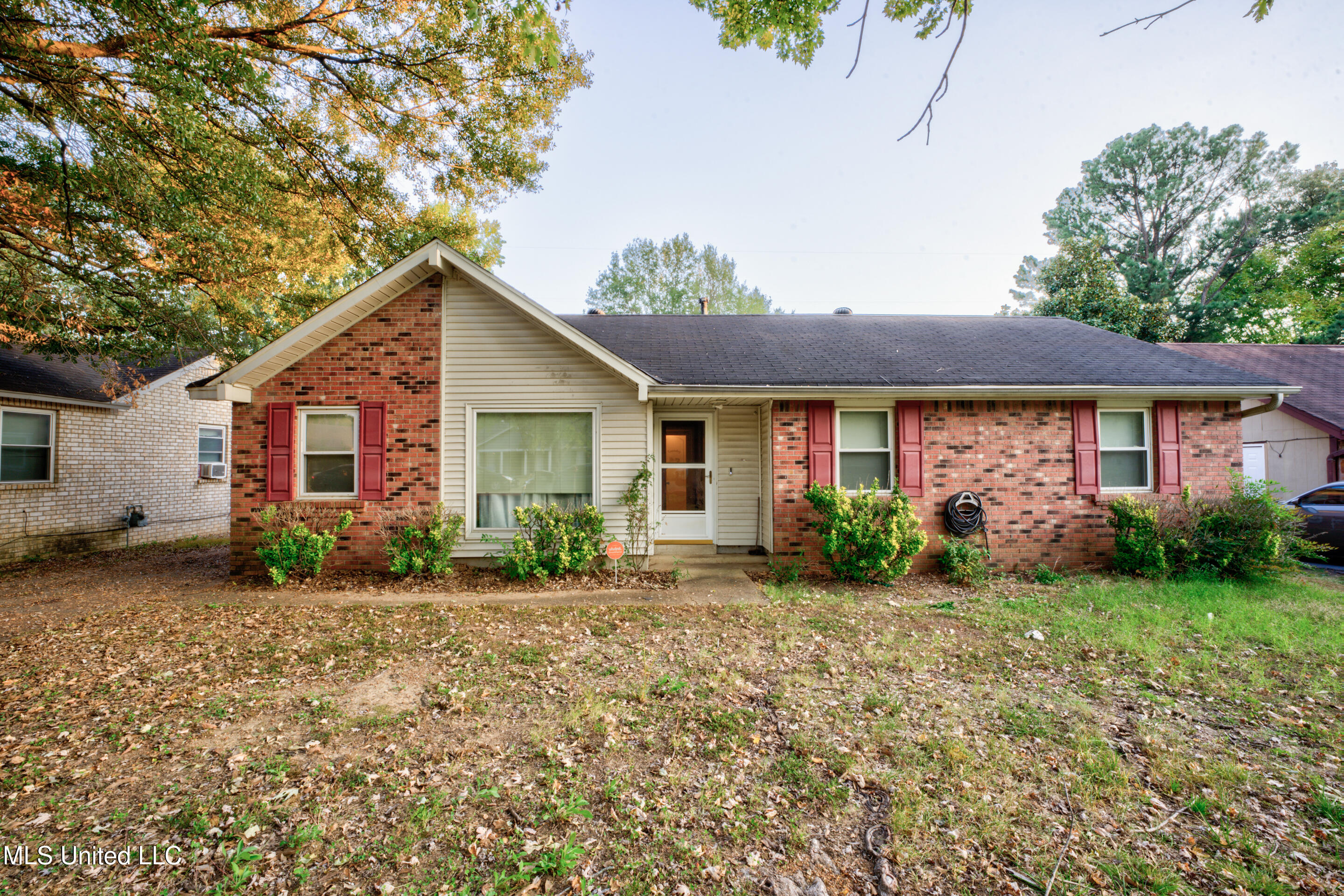 815 Valley Spring Drive, Southaven, Mississippi image 1