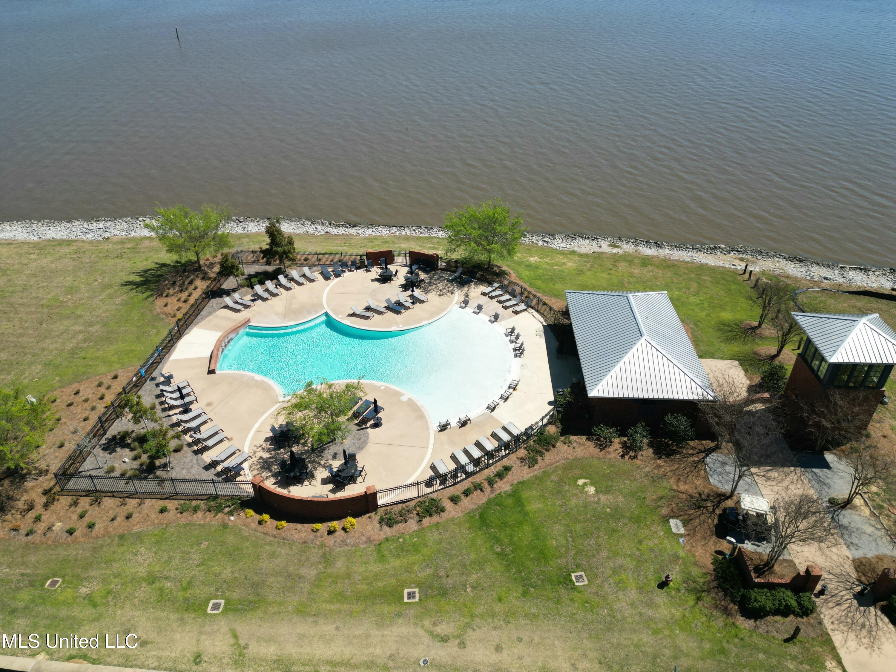 100 W Florida Boulevard, Madison, Mississippi image 3