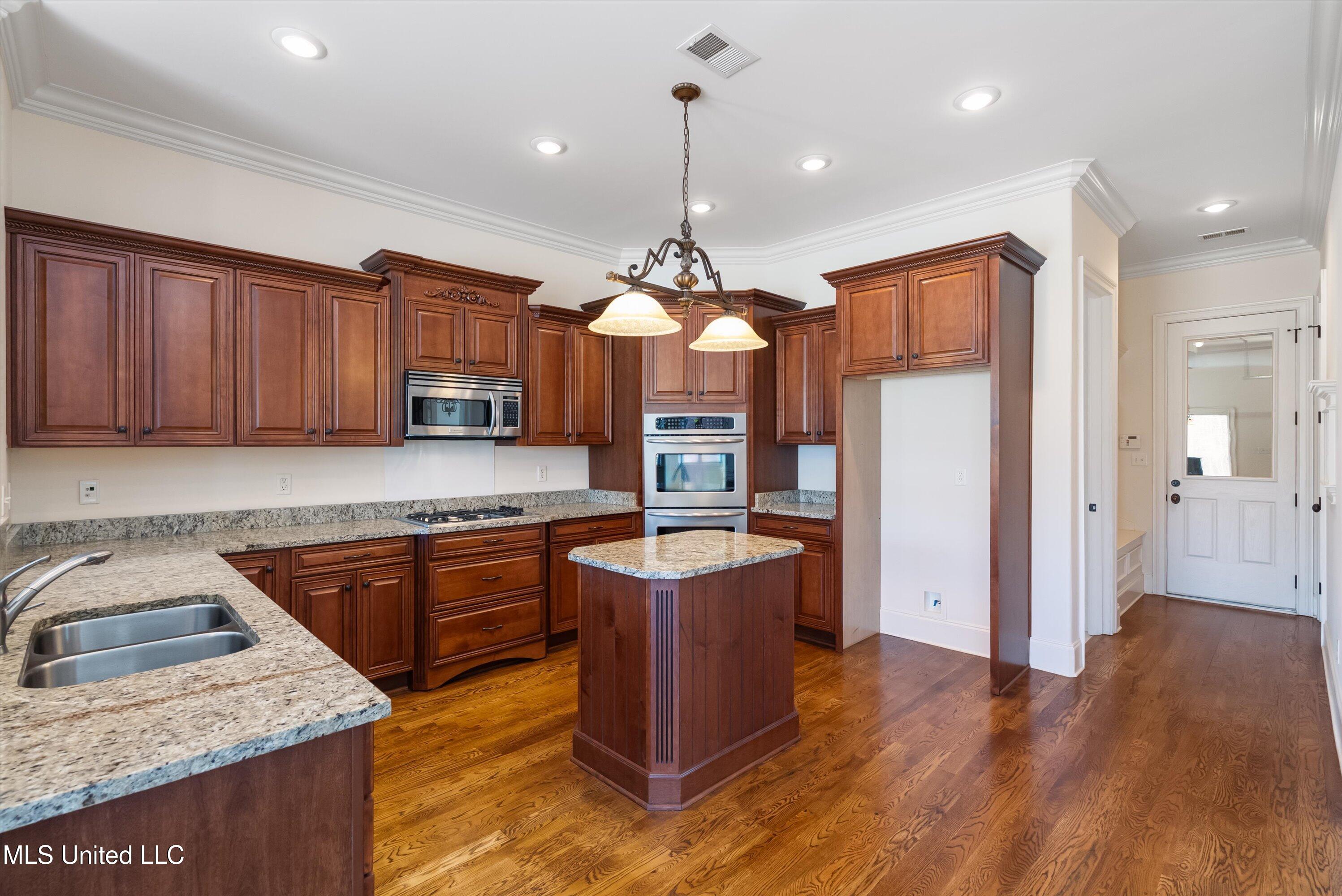 6270 Moondance Cove, Olive Branch, Mississippi image 13