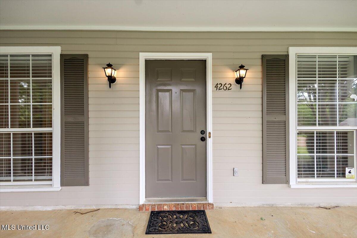 4262 Glennoak Circle, Byram, Mississippi image 4