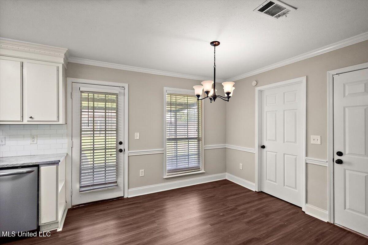 4262 Glennoak Circle, Byram, Mississippi image 10