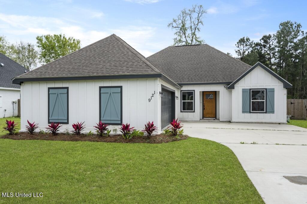 9121 Seahorse Avenue, Ocean Springs, Mississippi image 1