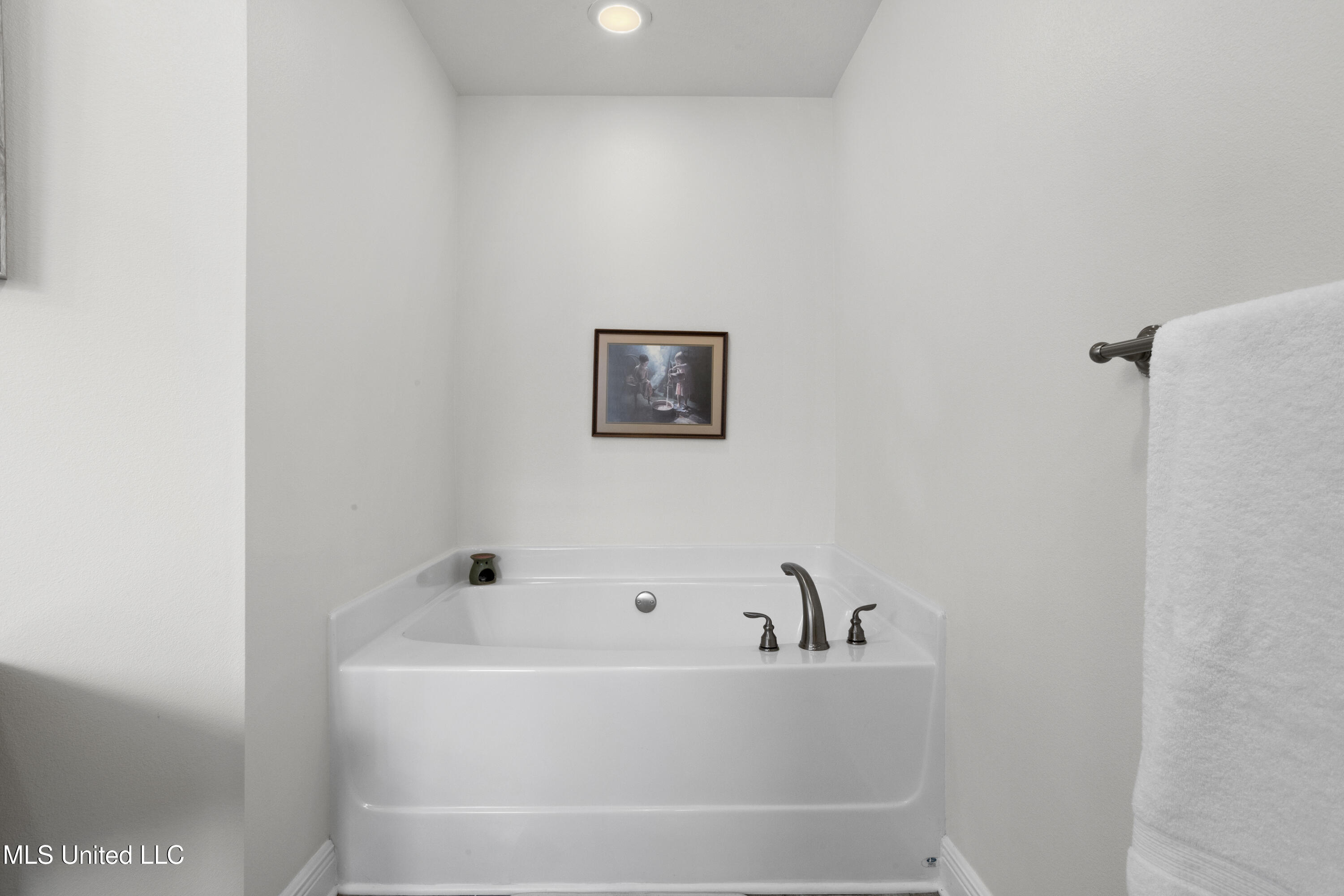 13703 Windwood Drive, Gulfport, Mississippi image 22