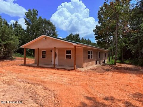 Homes For Sale - 10508 Kokomo Road<br/> Kokomo, MS 39643