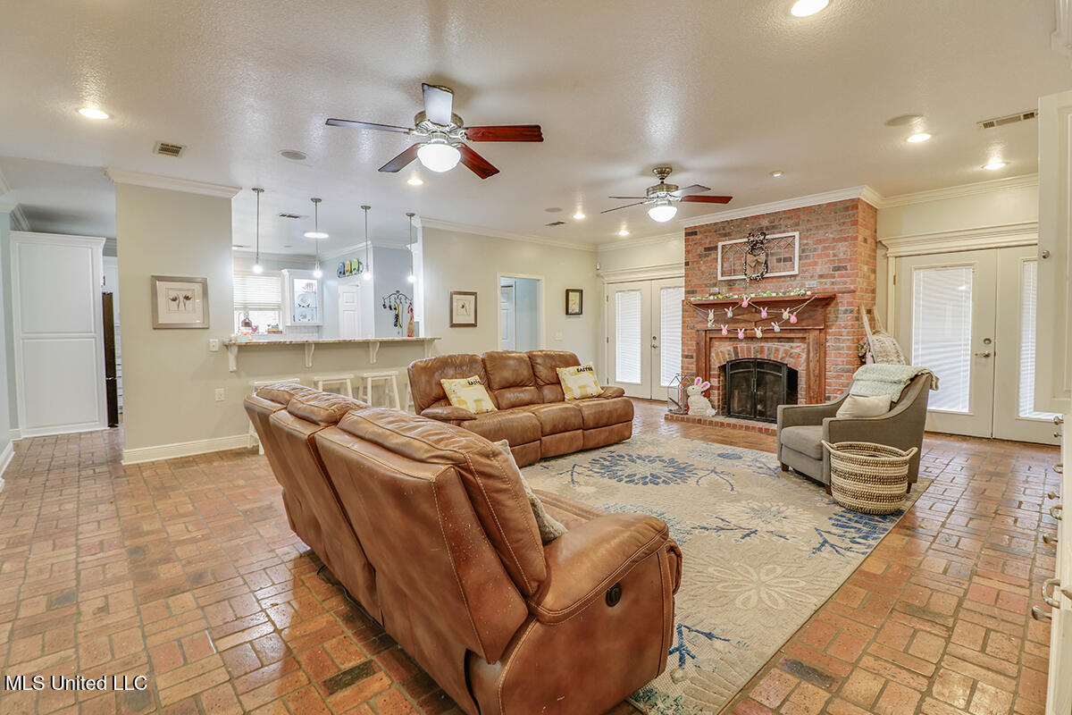 19071 Goff Farm Road, Moss Point, Mississippi image 5
