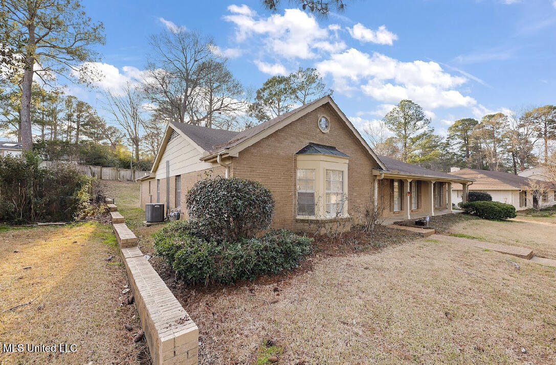 5411 River Thames Road, Jackson, Mississippi image 2
