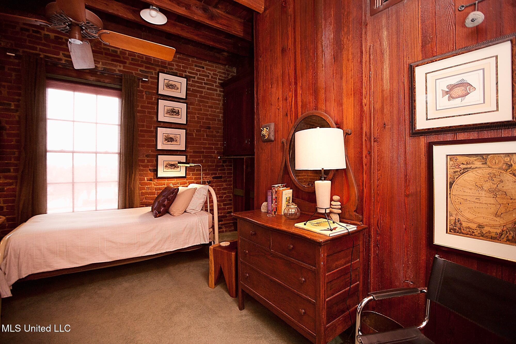 303 N Commerce Street, Natchez, Mississippi image 12