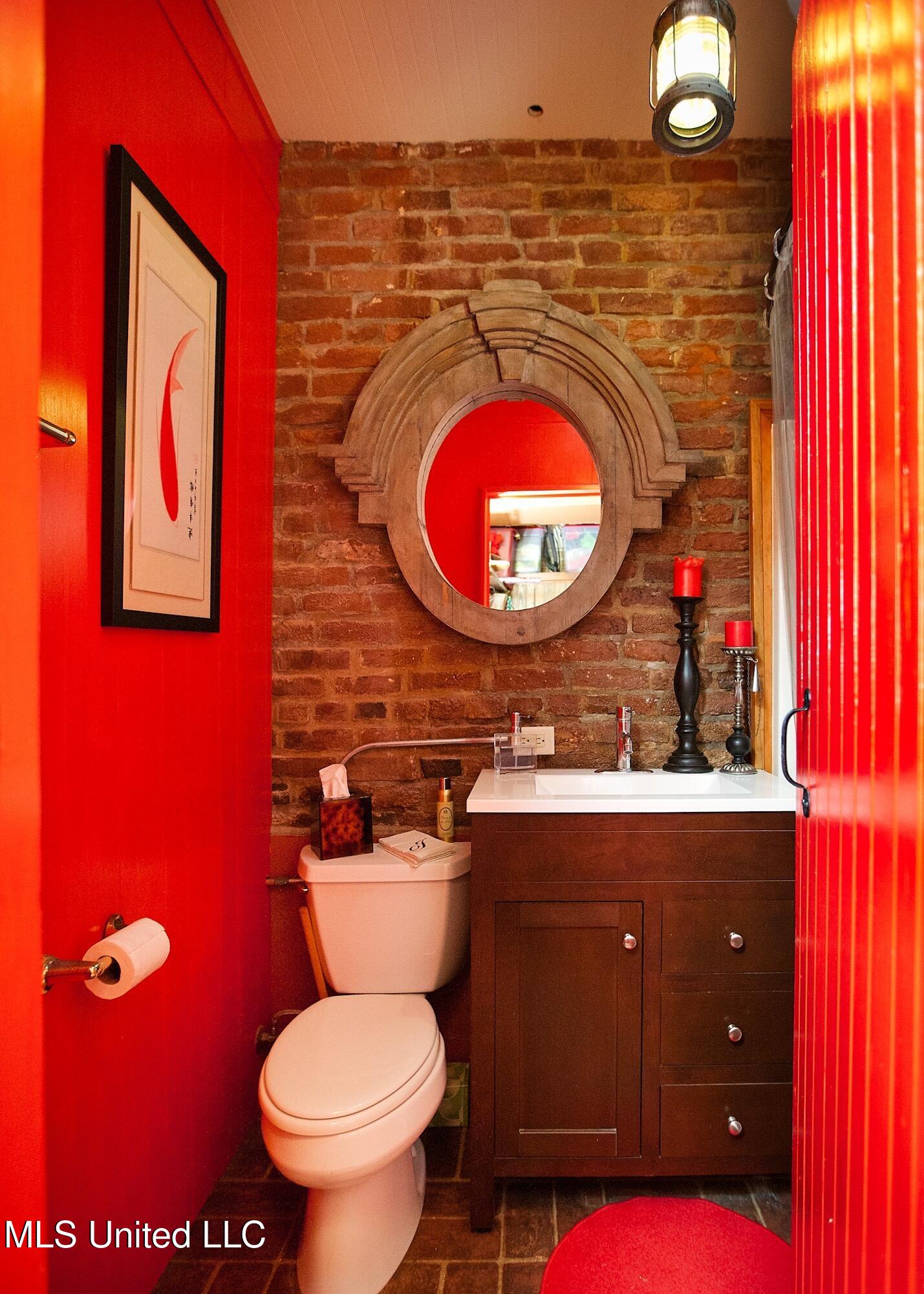 303 N Commerce Street, Natchez, Mississippi image 9