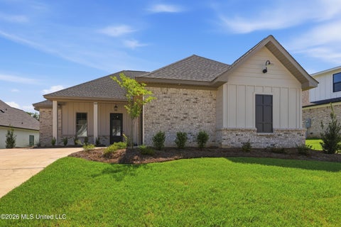 Homes For Sale - 200 Bronson Bend<br/> Flowood, MS 39232
