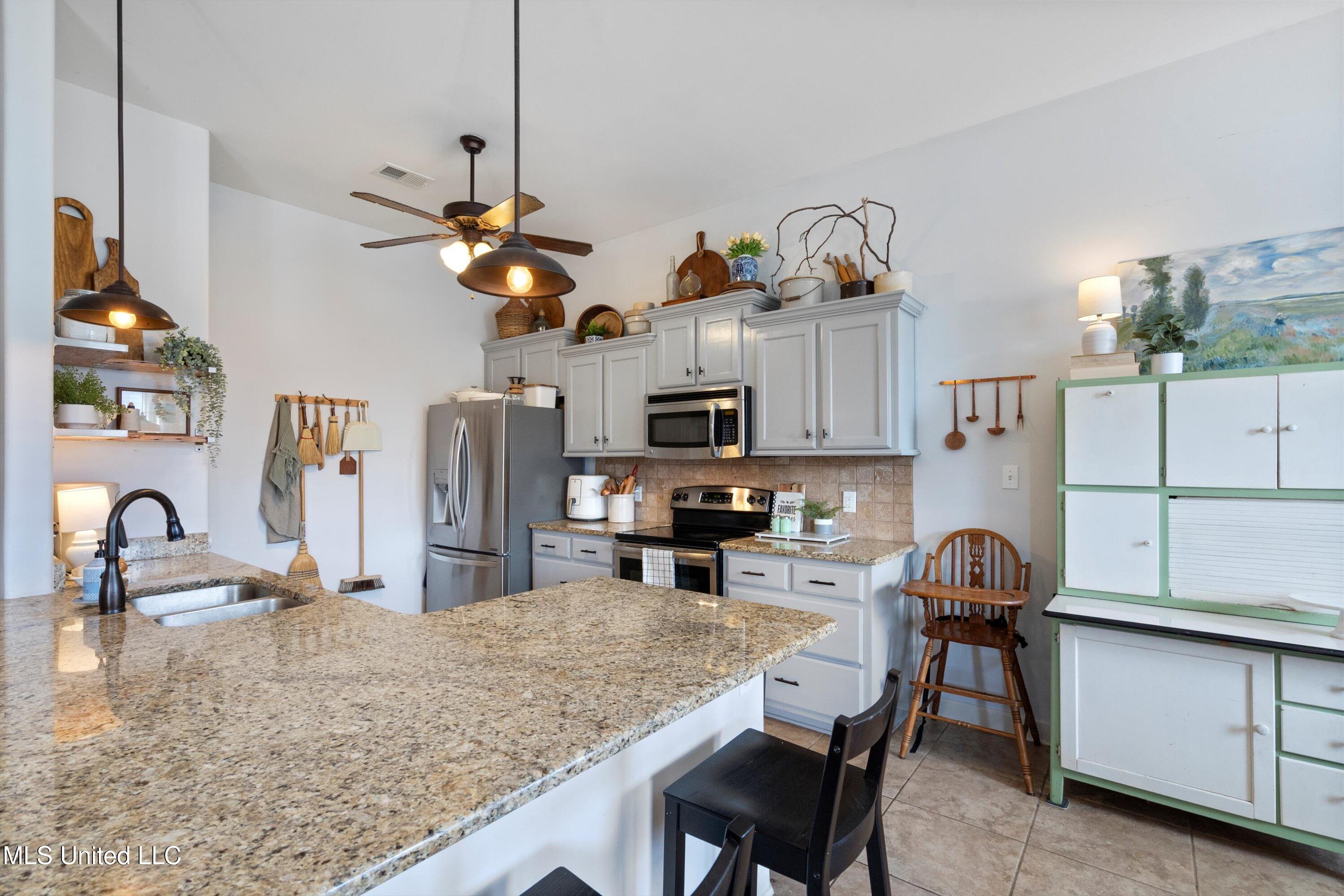 5742 W Broadway Drive, Southaven, Mississippi image 8