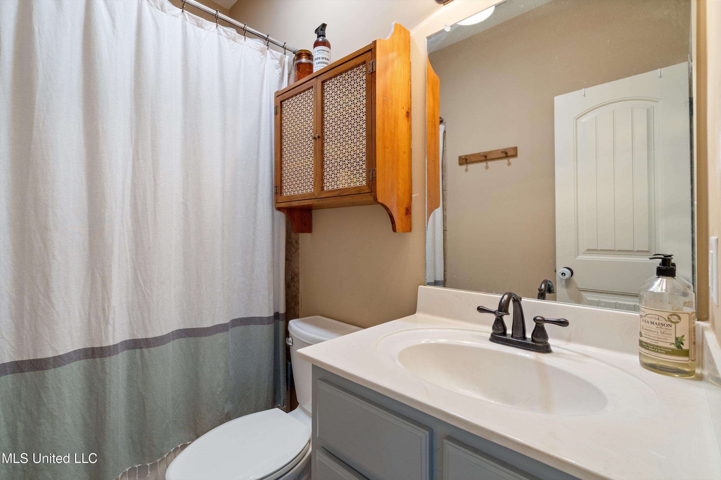 5742 W Broadway Drive, Southaven, Mississippi image 18