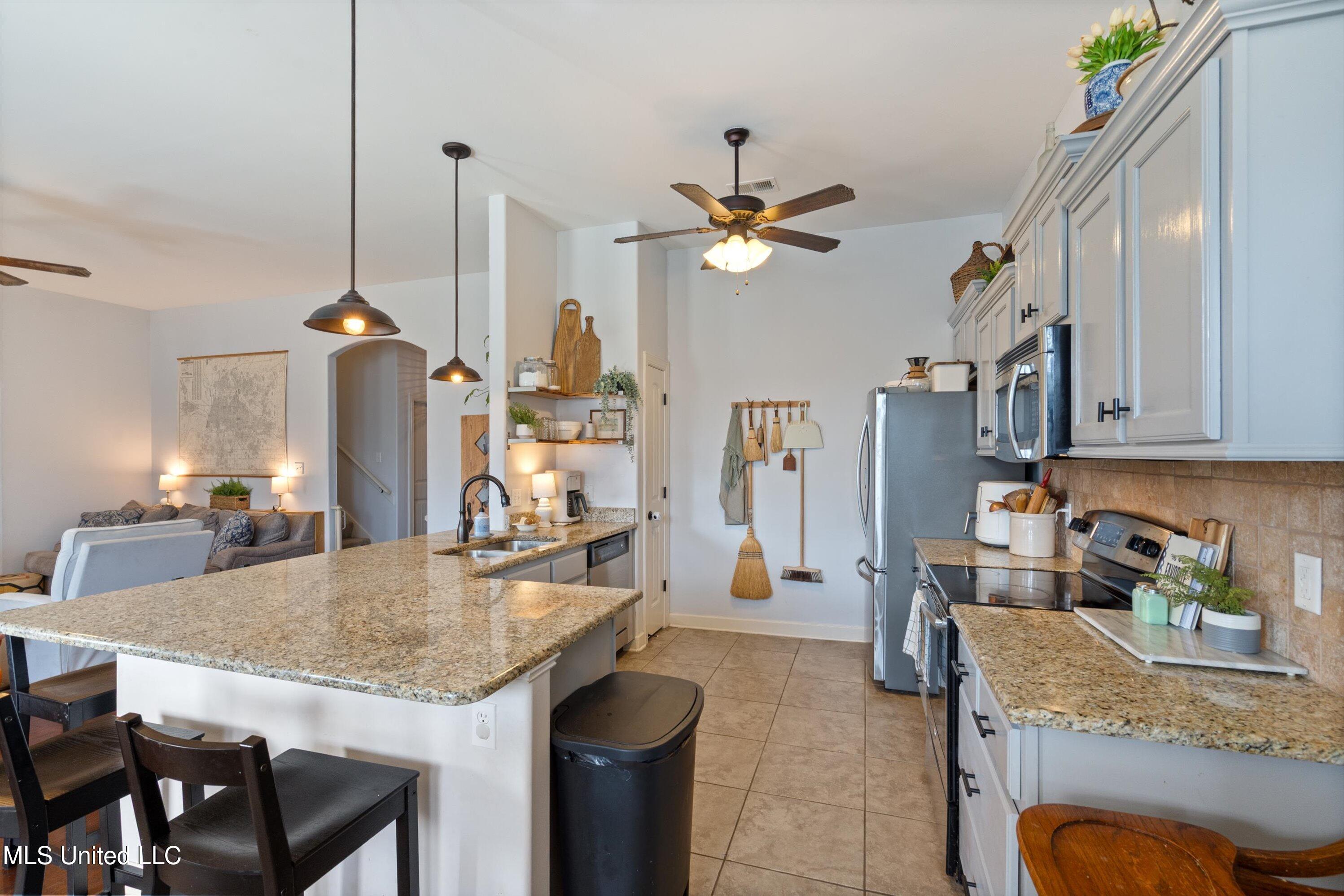 5742 W Broadway Drive, Southaven, Mississippi image 9
