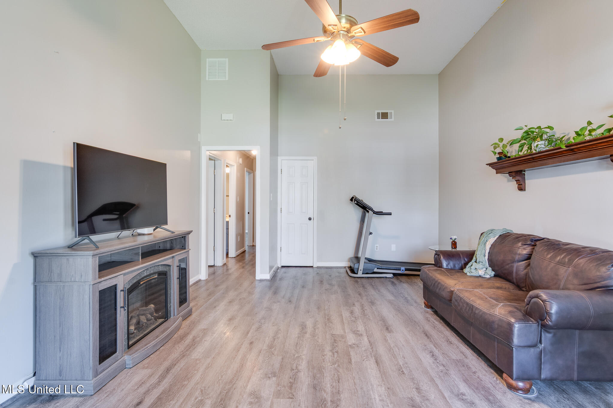6843 Maury Drive, Olive Branch, Mississippi image 5